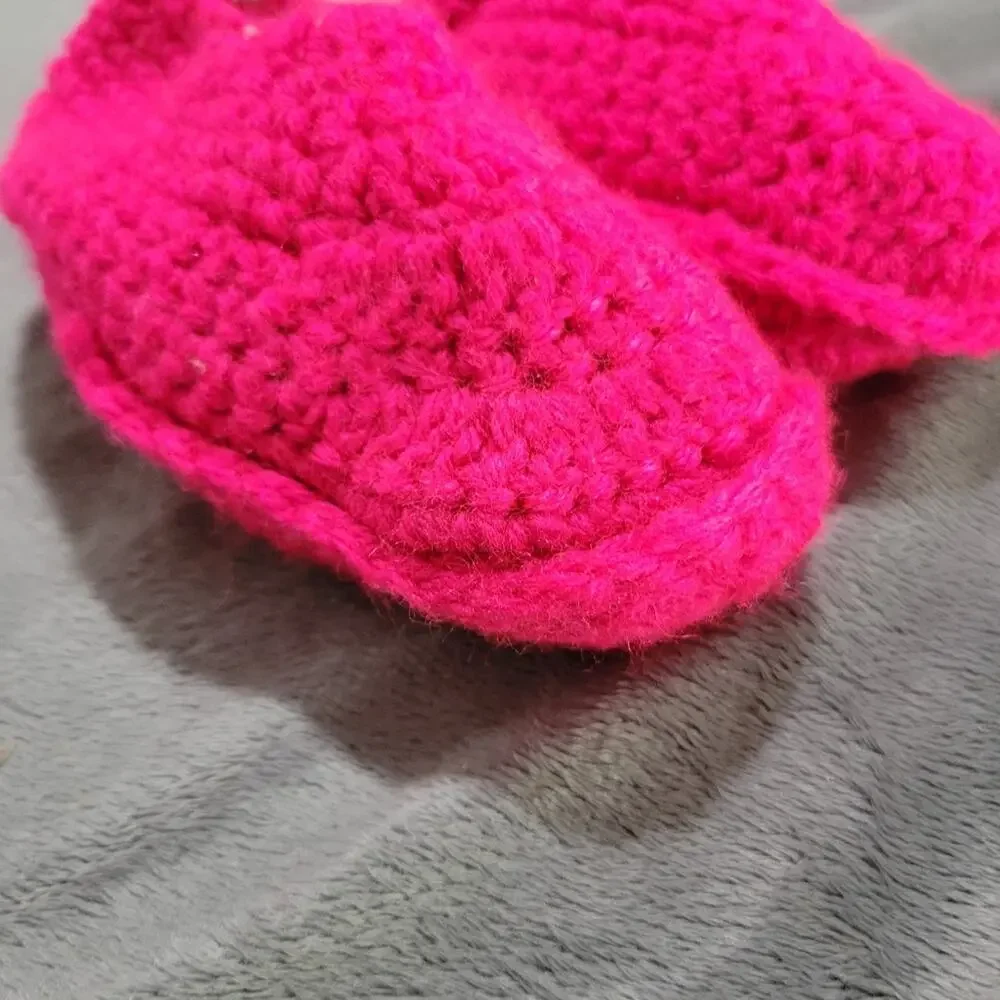 Hand Crochet Baby Slipper Shoes Girls 6/7 Houseshoes Barbie Pink Comfort Stretch